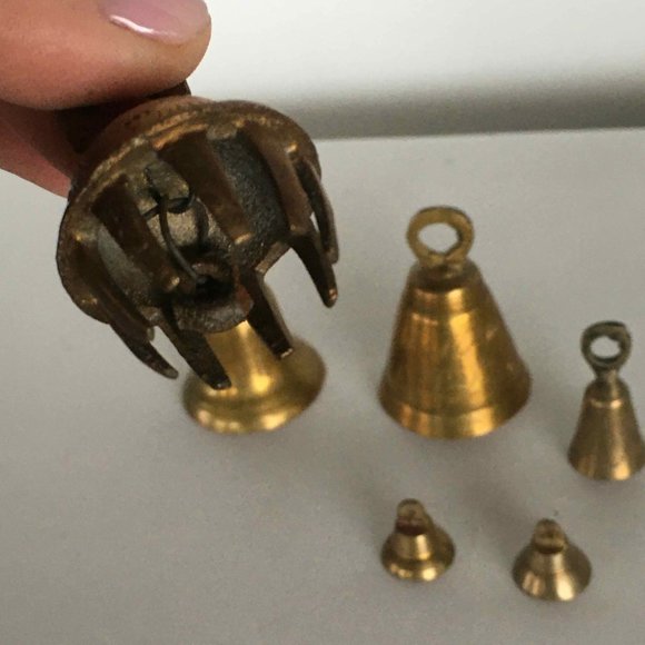 6 Vintage Brass Bells including 1 claw bell - Picture 2 of 5